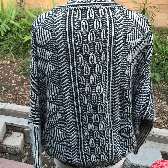 Cream and Black Open Cardigan - Picture 3 of 5